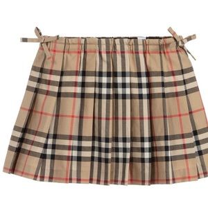 Burberry pleated girl’s skirt